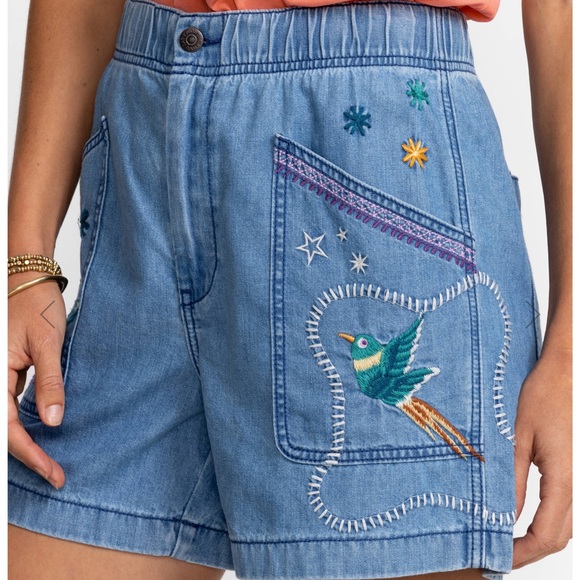 Johnny Was Lyonne Pull On Short Medium 30” EUC embroidered Jean shorts - Picture 4 of 13